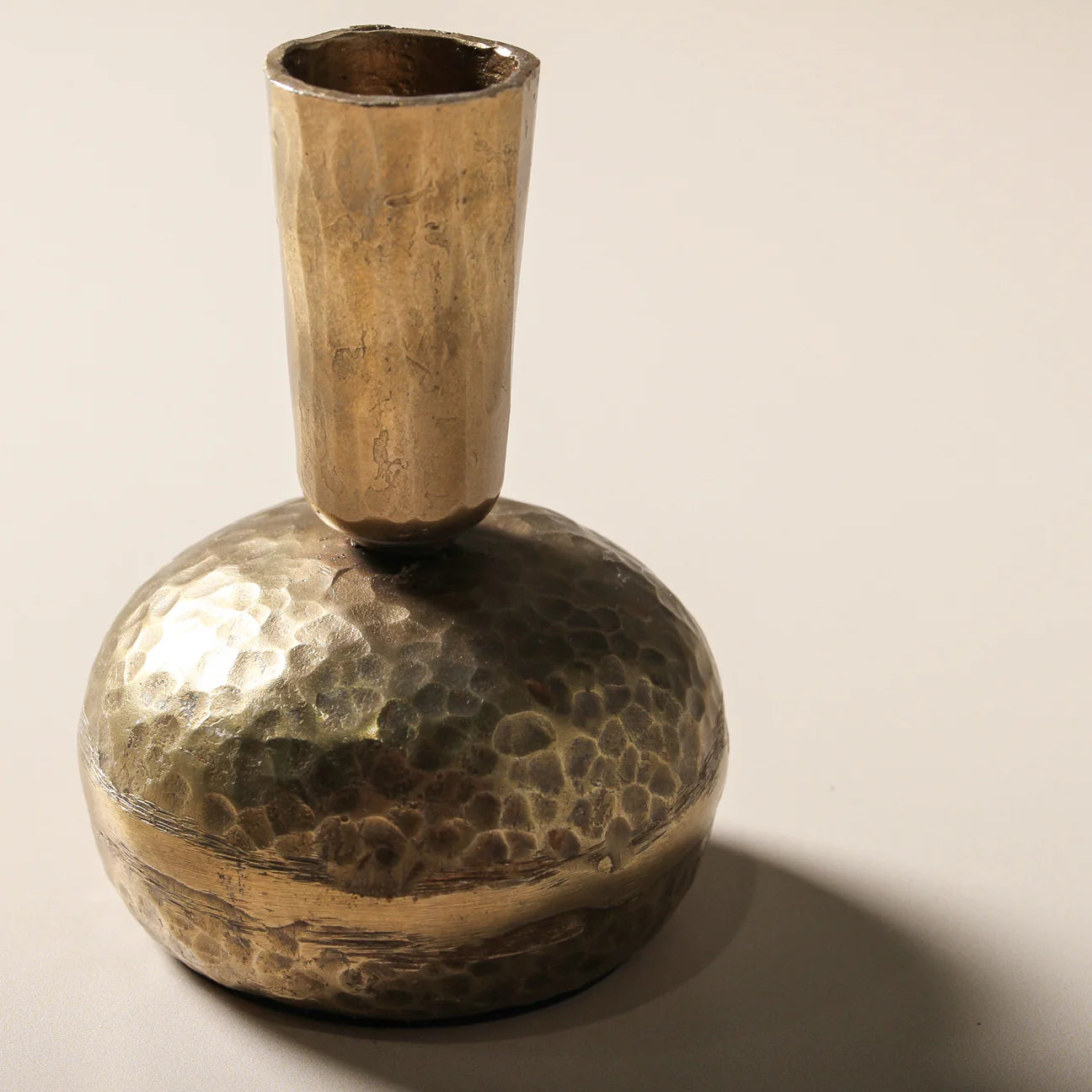 Alexa Candle Stand