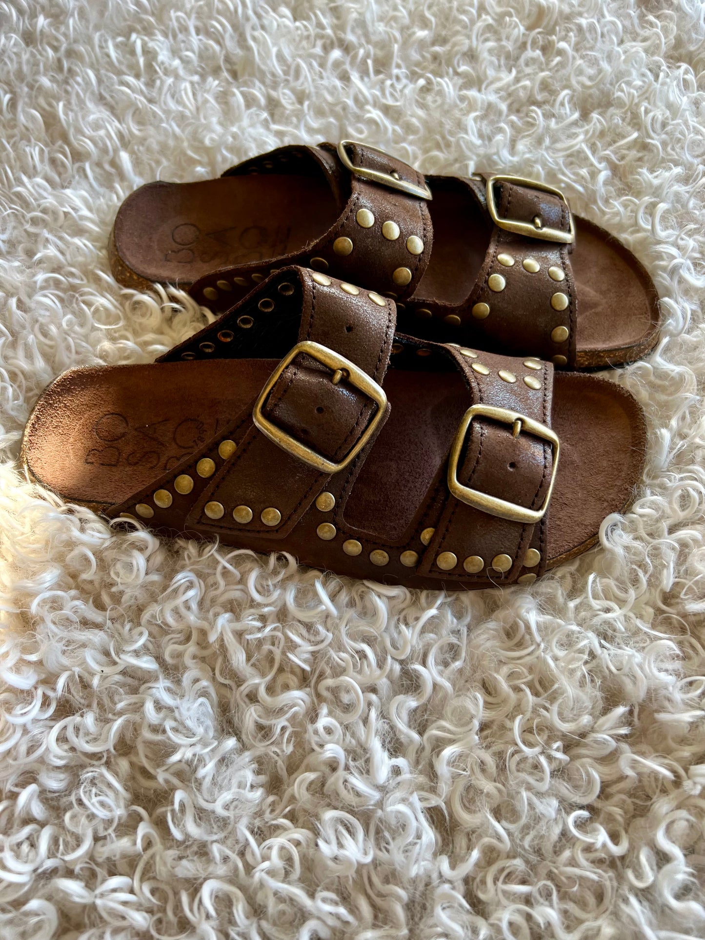 Aged Leather Slides