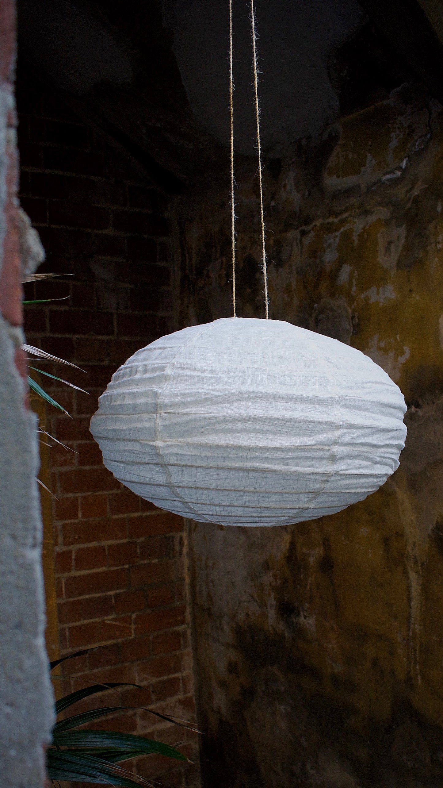 Nube Linen Oval Pendant