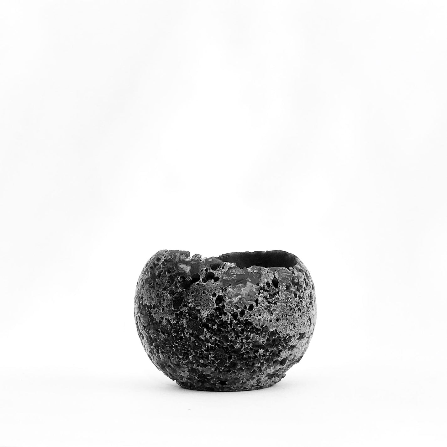 Textured Sphere Candle - Black