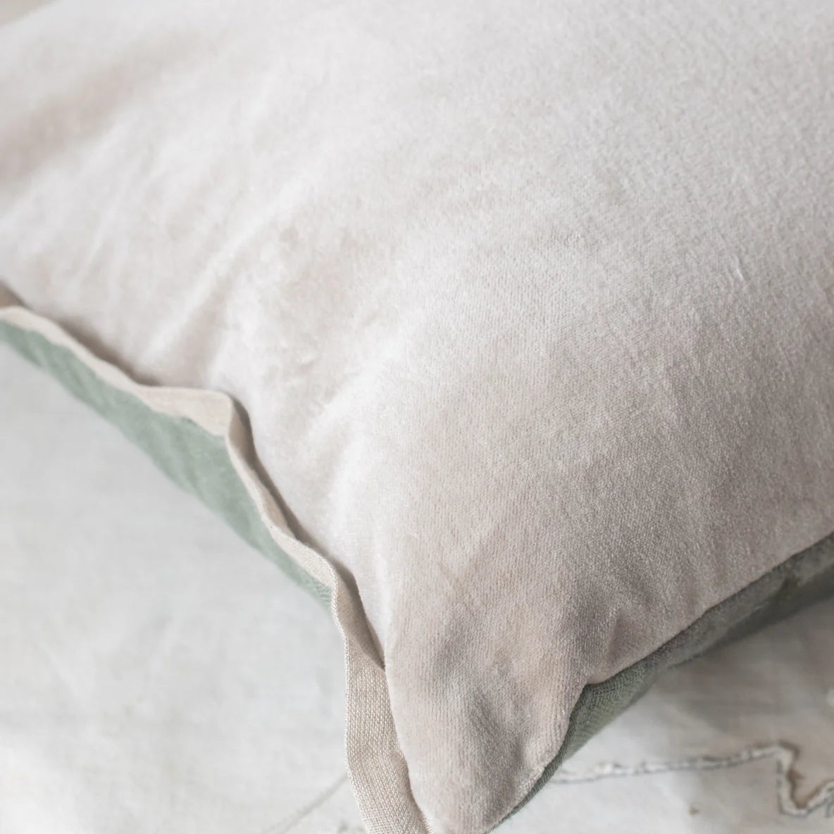 Manosque Cushions