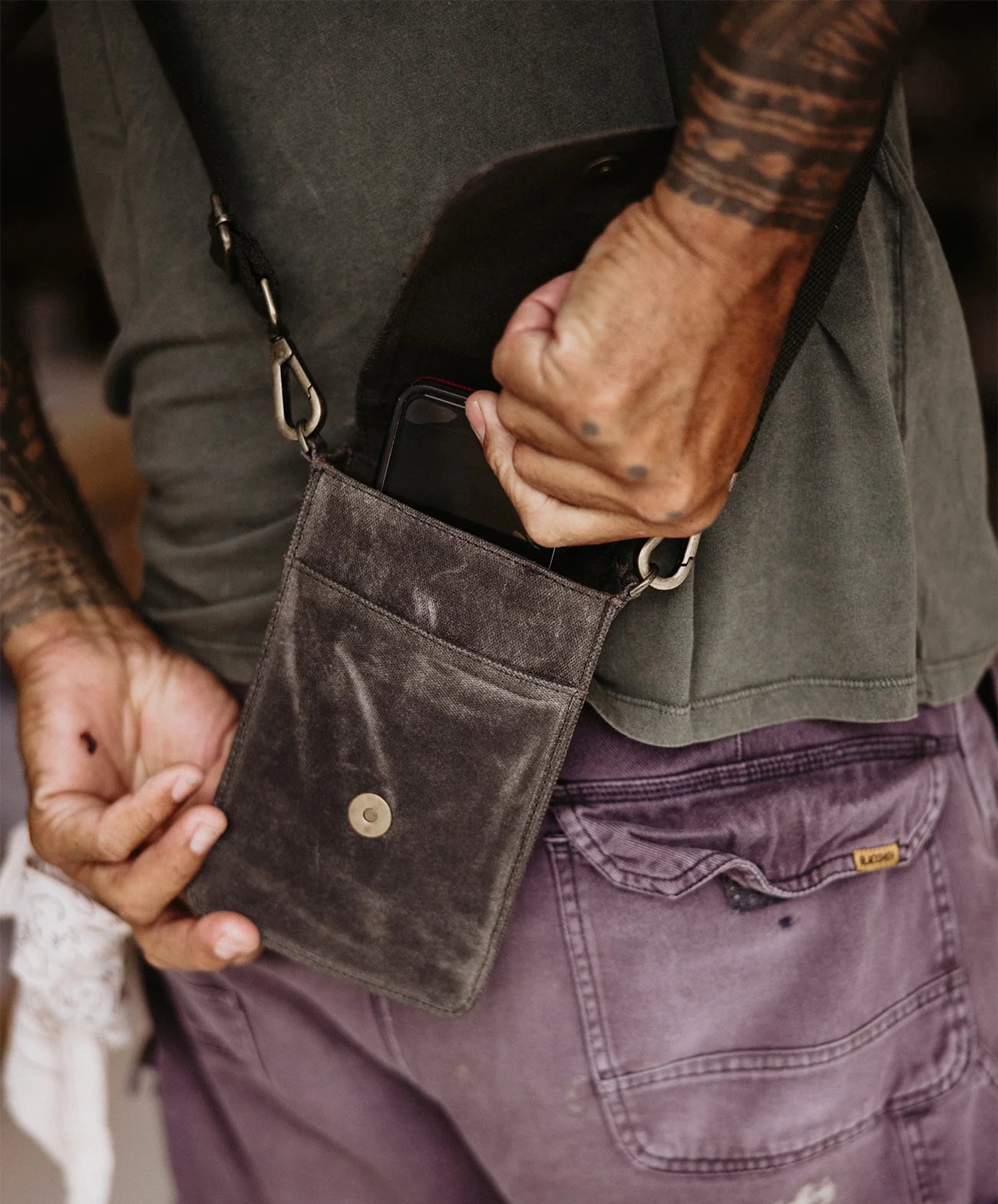 The Slow Road Phone Satchel - Black