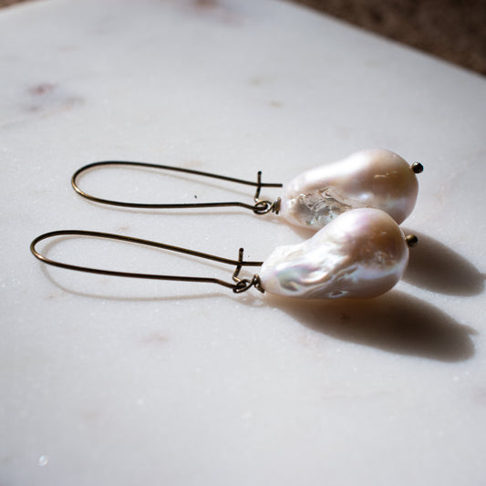 ARIELA freshwater pearl earrings
