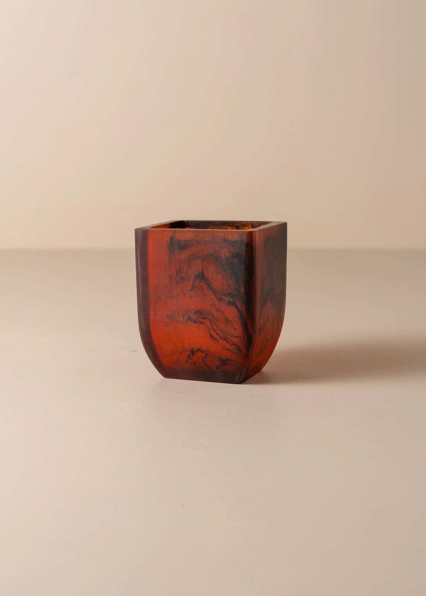 Flow Resin Toothbrush Holder