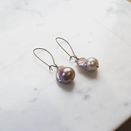 MARÉE Freshwater Pearl Earrings