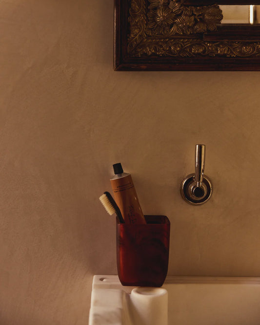Flow Resin Toothbrush Holder