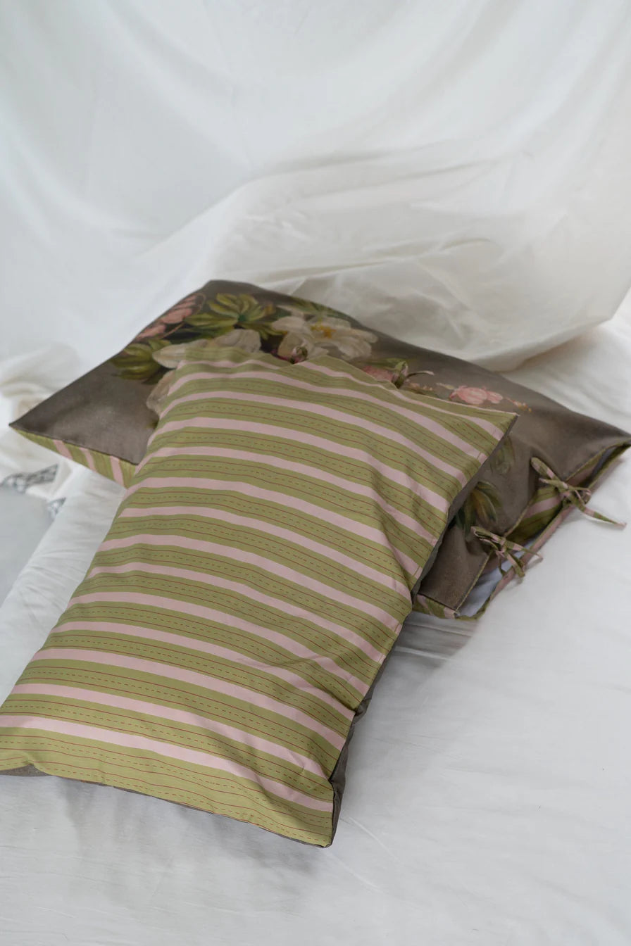 Tiger Lillies Organic Pillowcase Set