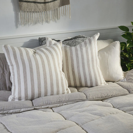 Santi Cushion